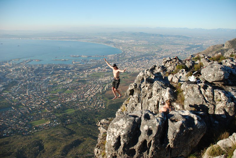 Warren Gans highlining on Table Mountain
