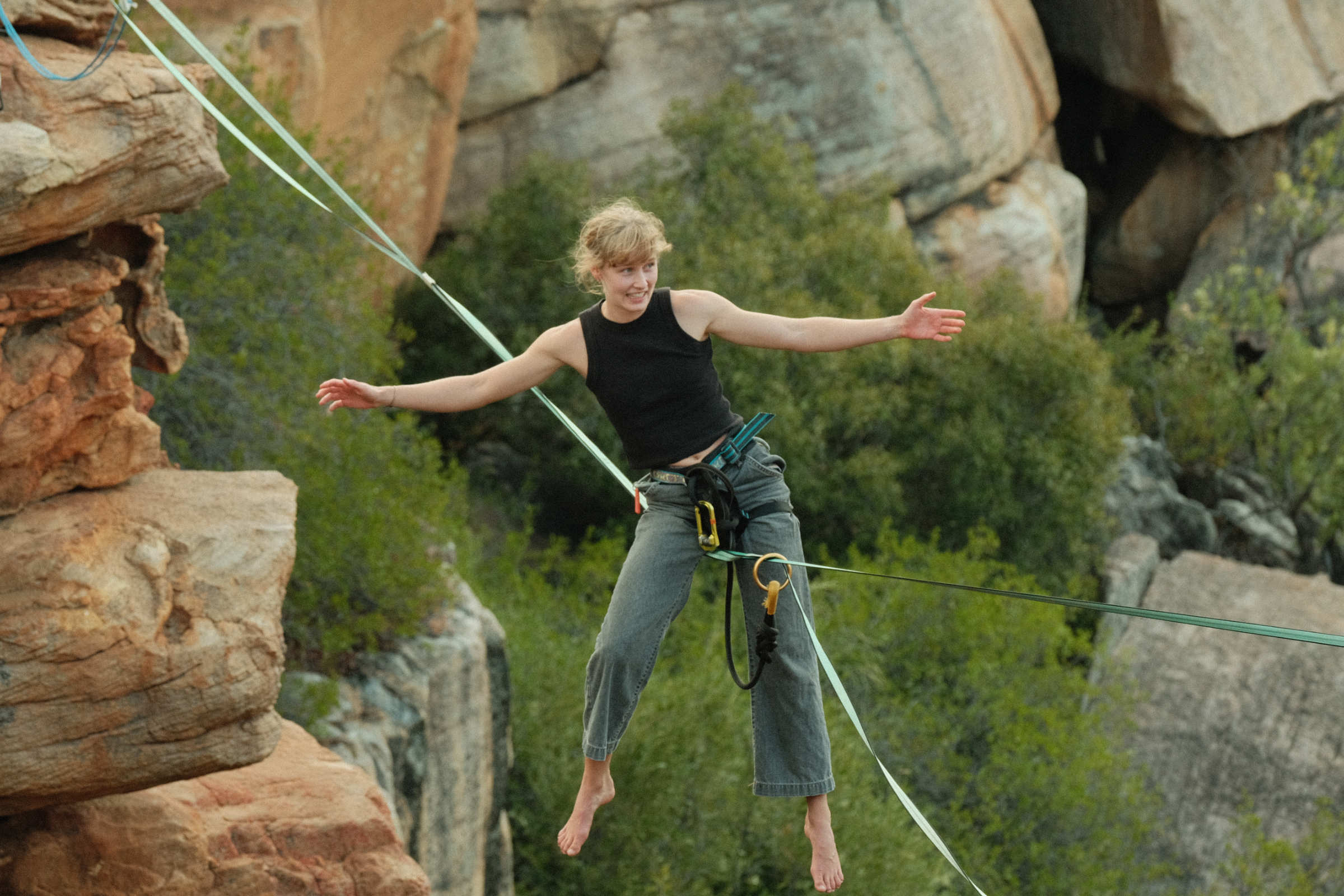 Rae highlining