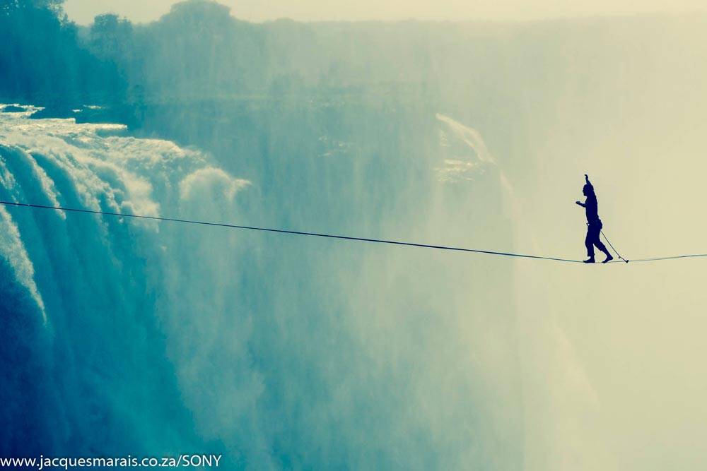 Lukas Irmler highlining across Victoria Falls